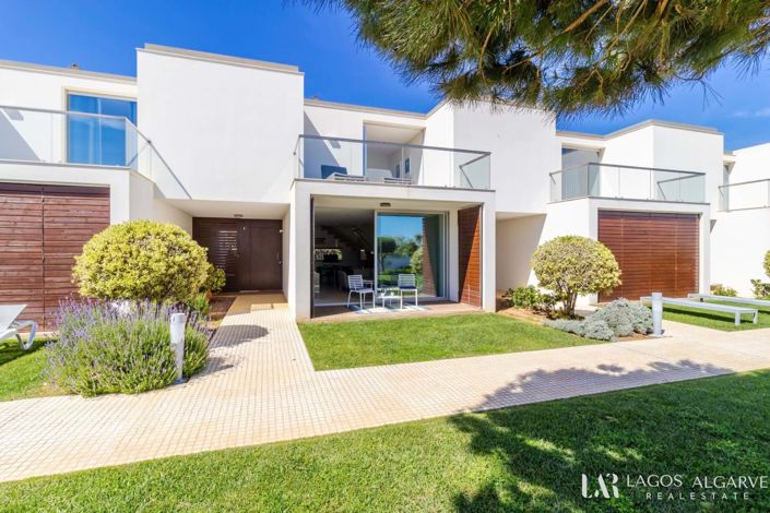 Image No.8-3 Bed Townhouse for sale