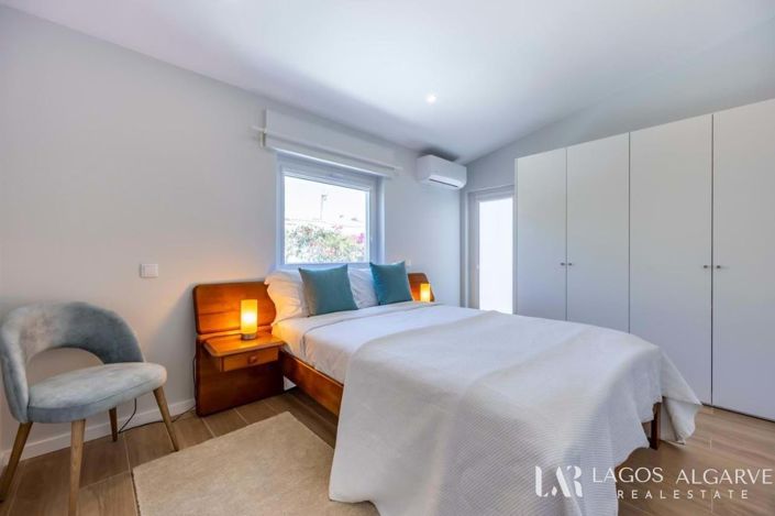 Image No.12-4 Bed Villa for sale