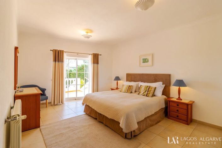 Image No.28-5 Bed Villa for sale