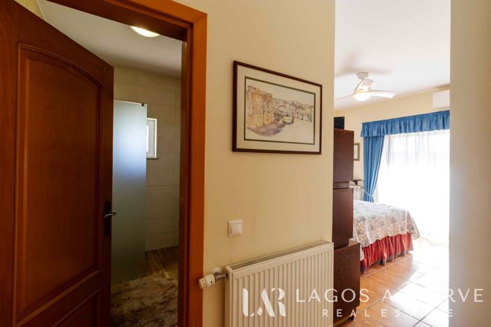 Image No.25-4 Bed Villa for sale