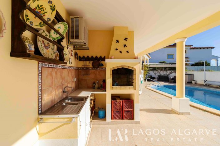 Image No.3-4 Bed Villa for sale