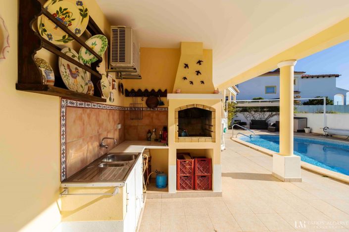 Image No.3-Villa de 4 chambres à vendre à Lagos