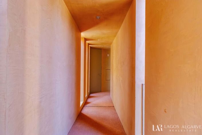 Image No.20-2 Bed Apartment for sale