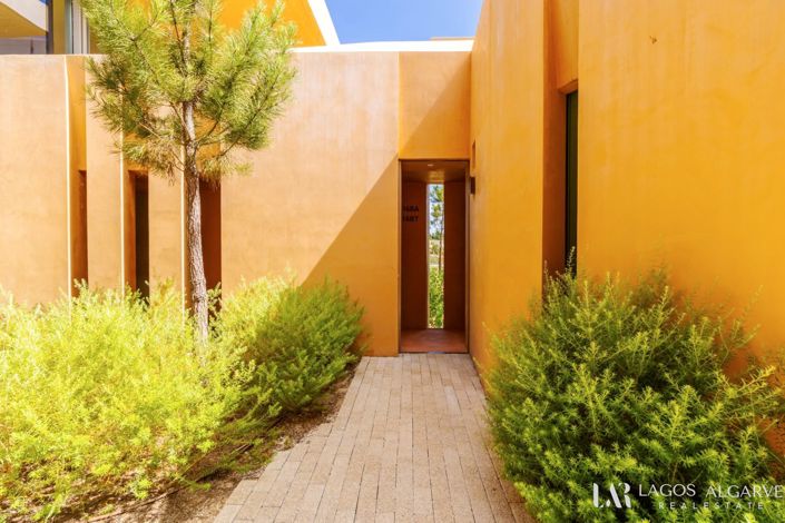 Image No.28-2 Bed Apartment for sale