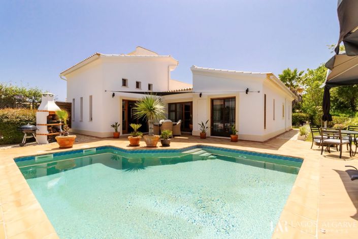 Image No.1-3 Bed Villa for sale