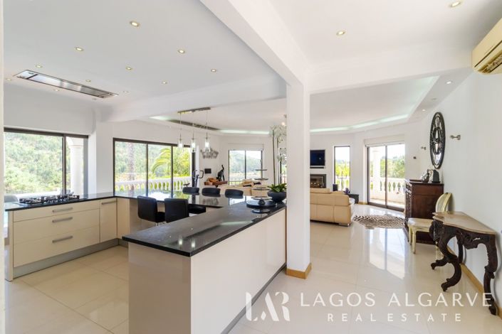 Image No.12-3 Bed Villa for sale