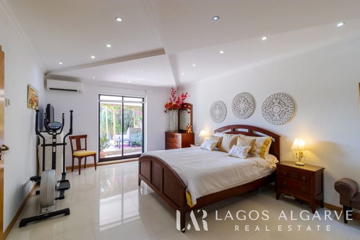 Image No.23-3 Bed Villa for sale