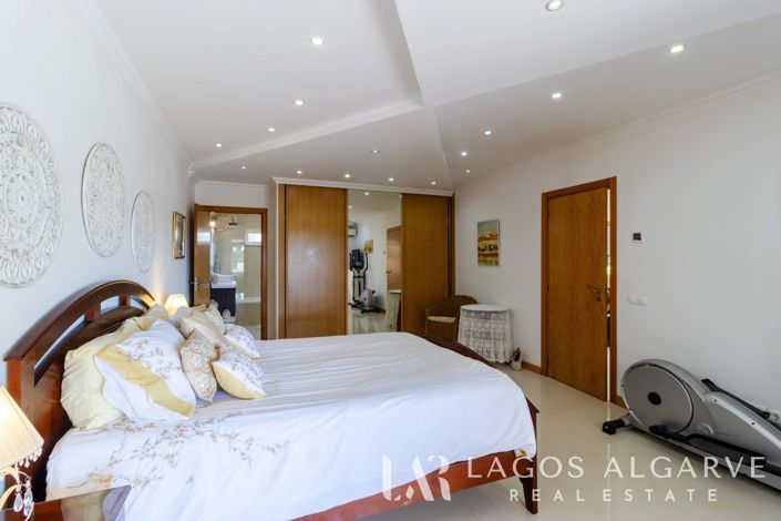 Image No.26-3 Bed Villa for sale