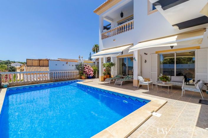 Image No.1-4 Bed Villa for sale