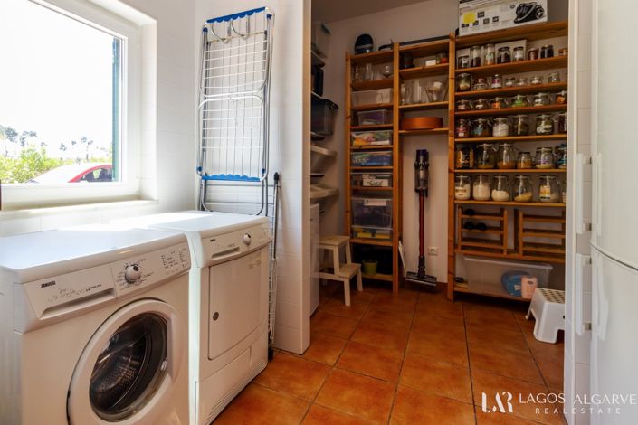 Image No.19-3 Bed Villa for sale