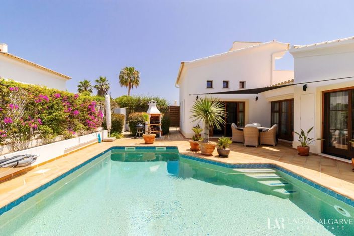 Image No.33-3 Bed Villa for sale