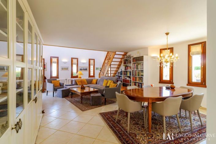 Image No.11-3 Bed Villa for sale