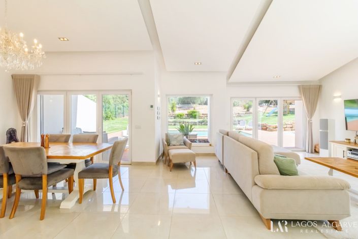 Image No.3-4 Bed Villa for sale