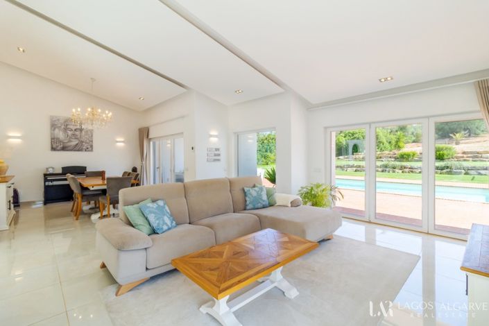 Image No.6-4 Bed Villa for sale