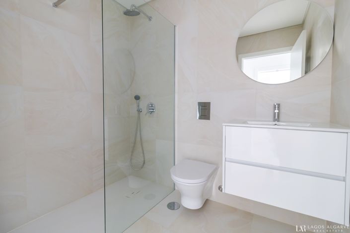 Image No.23-2 Bed Apartment for sale