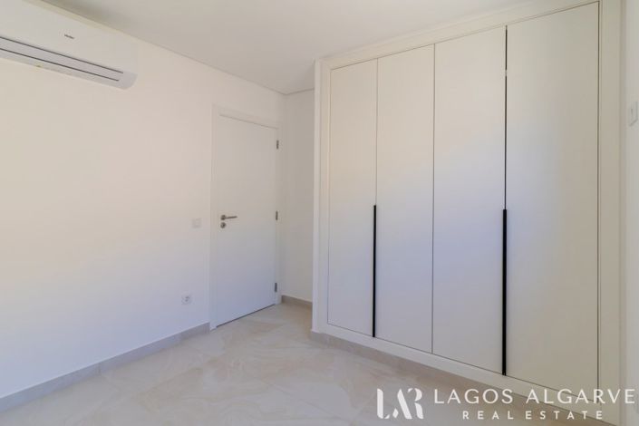 Image No.25-2 Bed Apartment for sale