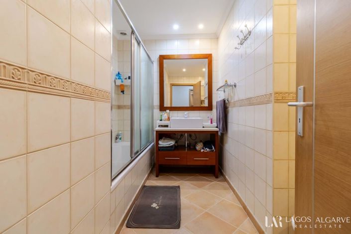 Image No.19-2 Bed Apartment for sale