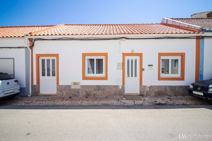 Image No.1-3 Bed Townhouse for sale