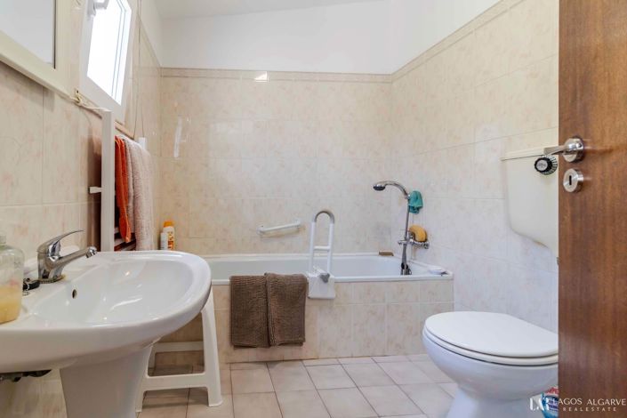 Image No.14-3 Bed Townhouse for sale