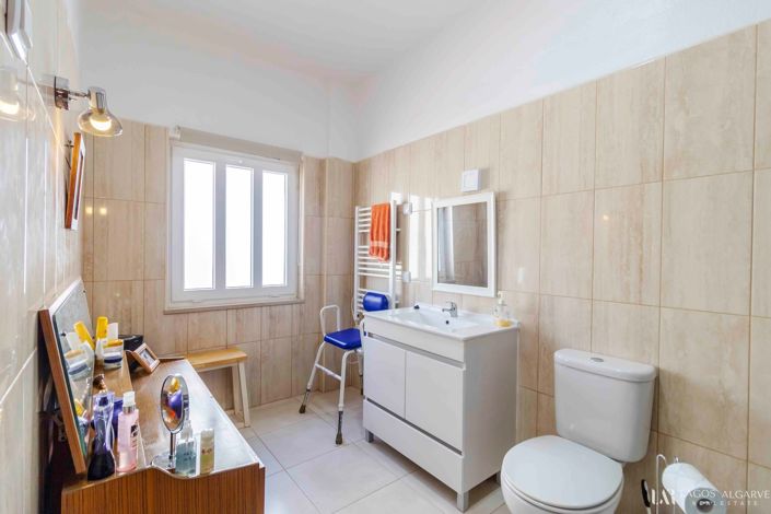 Image No.15-3 Bed Townhouse for sale