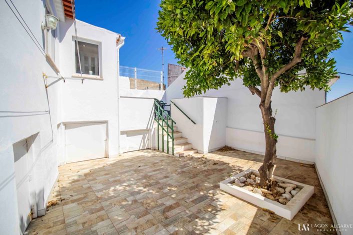 Image No.21-3 Bed Townhouse for sale