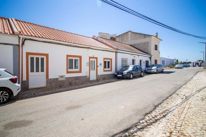 Image No.23-3 Bed Townhouse for sale