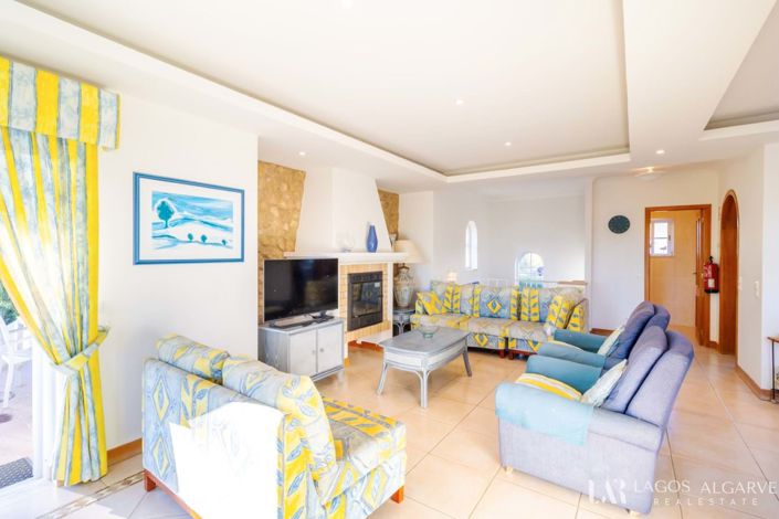 Image No.9-3 Bed Villa for sale