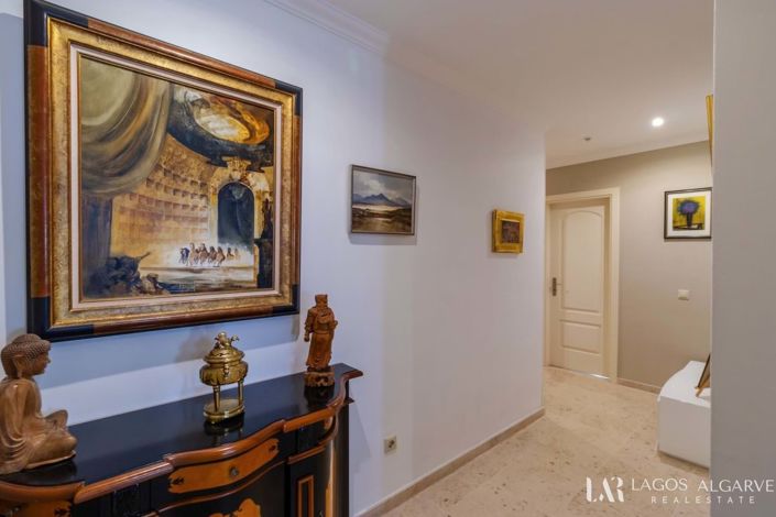 Image No.17-4 Bed Apartment for sale