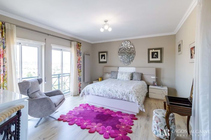 Image No.18-4 Bed Apartment for sale