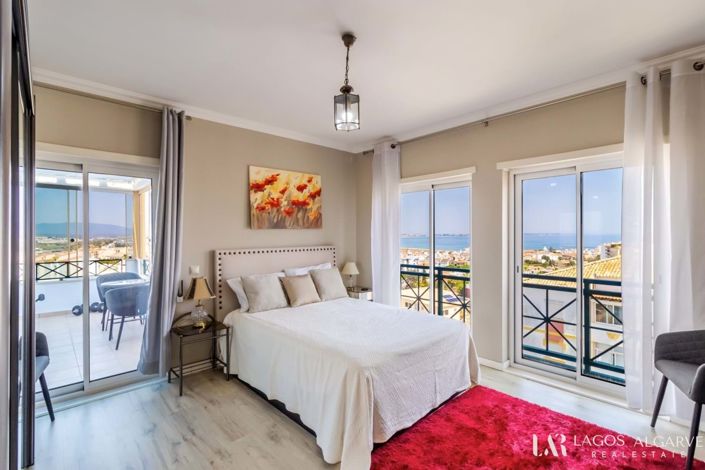 Image No.25-4 Bed Apartment for sale