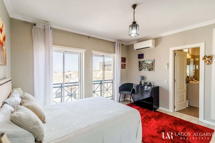 Image No.27-4 Bed Apartment for sale