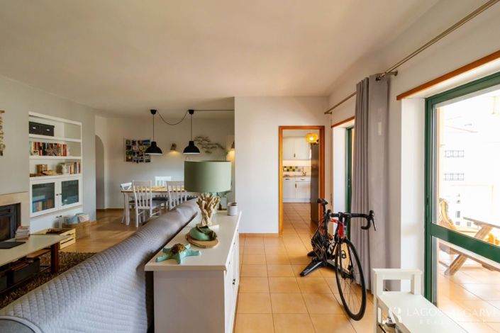 Image No.2-Appartement de 3 chambres à vendre à Lagos