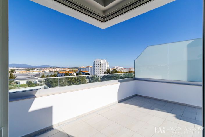 Image No.22-4 Bed Apartment for sale