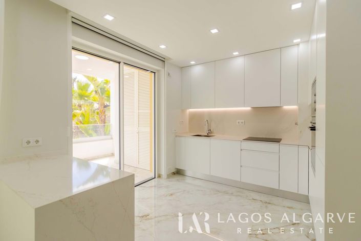 Image No.10-4 Bed Apartment for sale