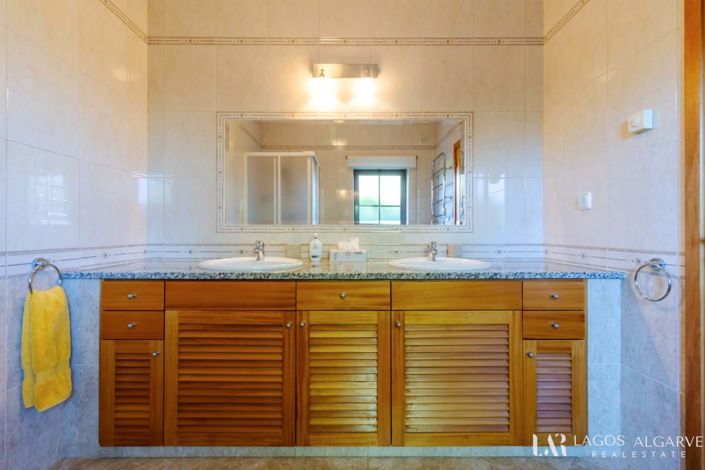 Image No.26-Villa de 2 chambres à vendre à Vila do Bispo