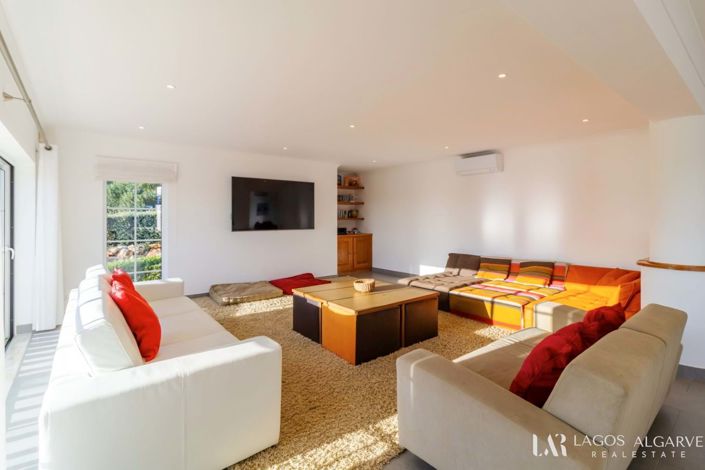 Image No.10-5 Bed Villa for sale