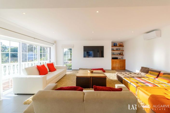 Image No.8-5 Bed Villa for sale