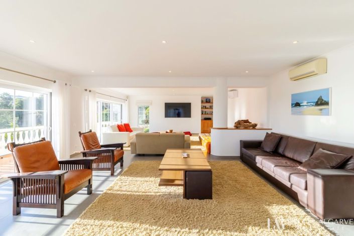 Image No.9-5 Bed Villa for sale