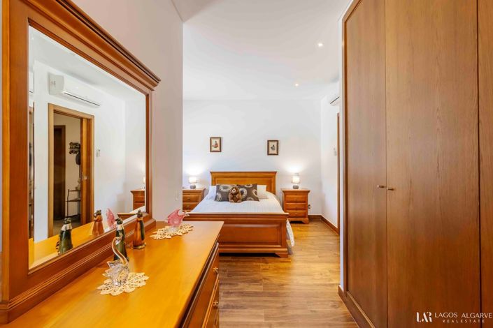 Image No.17-4 Bed Villa for sale