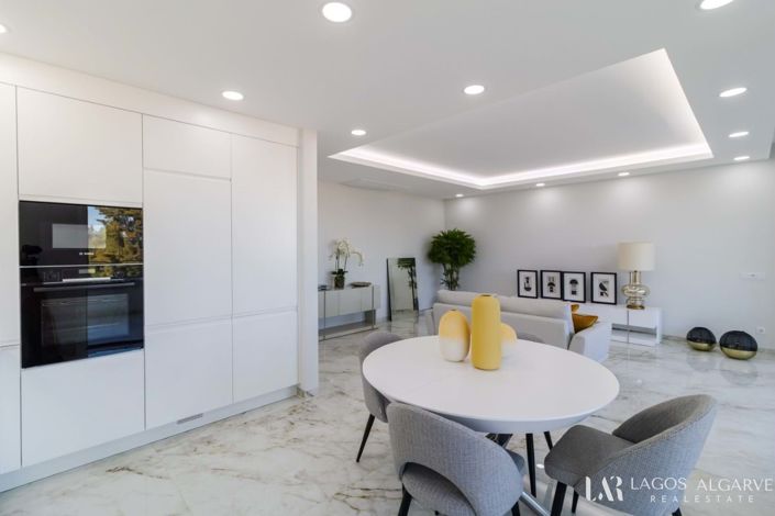 Image No.12-3 Bed Apartment for sale