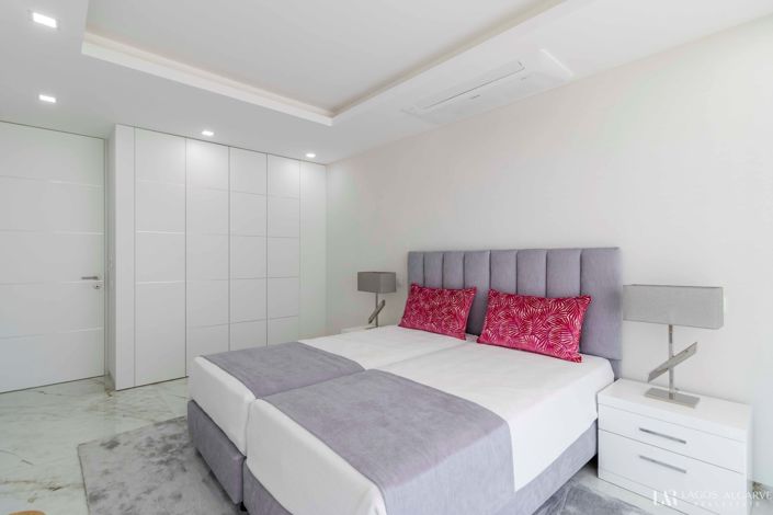 Image No.14-3 Bed Apartment for sale