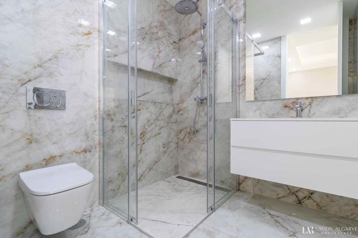 Image No.18-3 Bed Apartment for sale