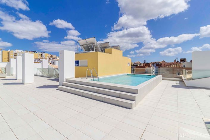 Image No.20-3 Bed Apartment for sale