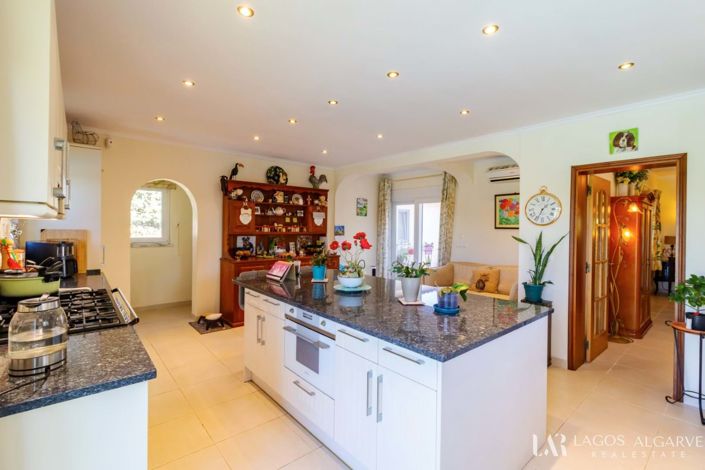 Image No.10-6 Bed Villa for sale