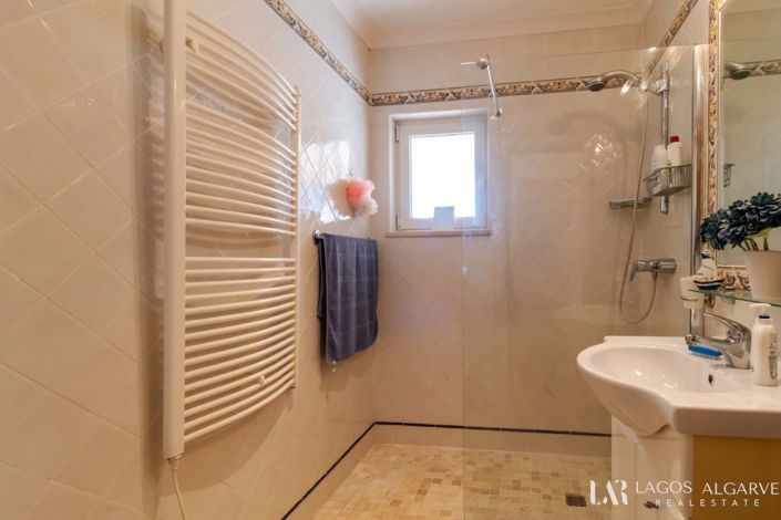 Image No.16-6 Bed Villa for sale