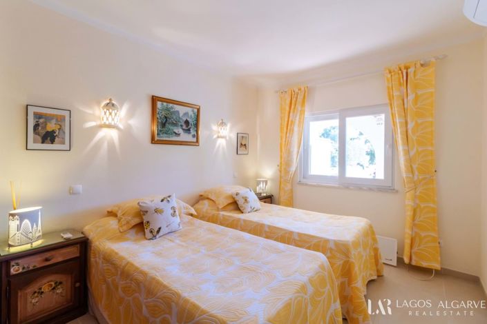 Image No.20-6 Bed Villa for sale