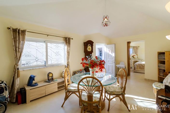 Image No.35-6 Bed Villa for sale