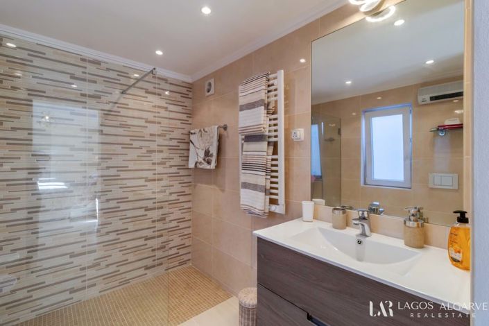 Image No.37-6 Bed Villa for sale