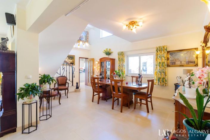 Image No.9-6 Bed Villa for sale