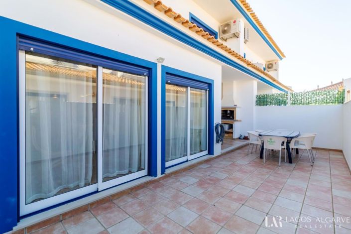 Image No.11-3 Bed Townhouse for sale